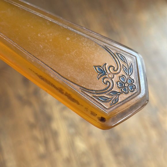 Vintage Resin Hand Mirror Floral Etching - Picture 10 of 13